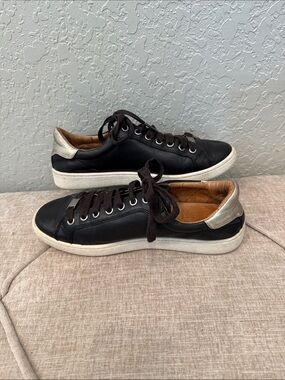 UGG Milo Black Leather Sneakers